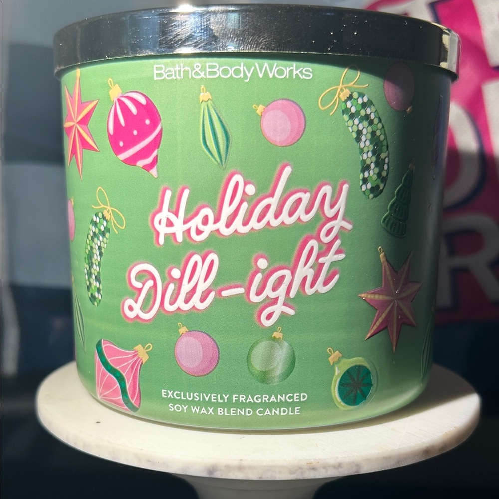 Bath & Body Works Holiday Dill-ight Candle - Green and Pink